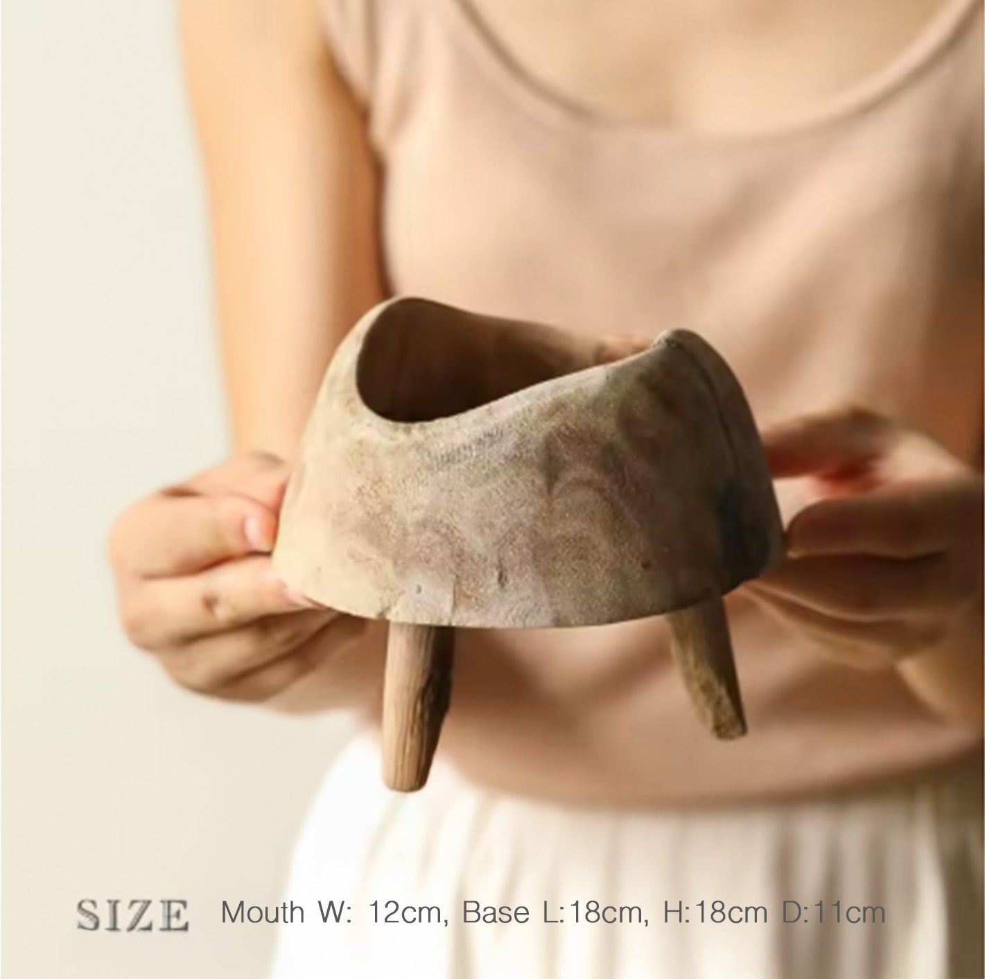 Tanikaze Tray (谷風 – Valley Wind) No.2- Handcrafted Paulownia Wood Pedestal Tray