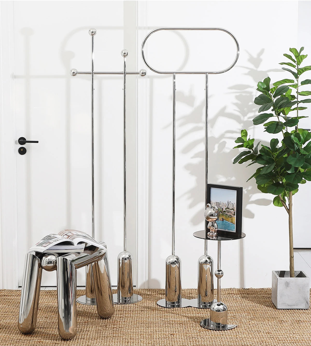 Luno Seat No.1 - Sculptural Stainless Steel Stool – Modern Chrome Accent Seating for Living Space