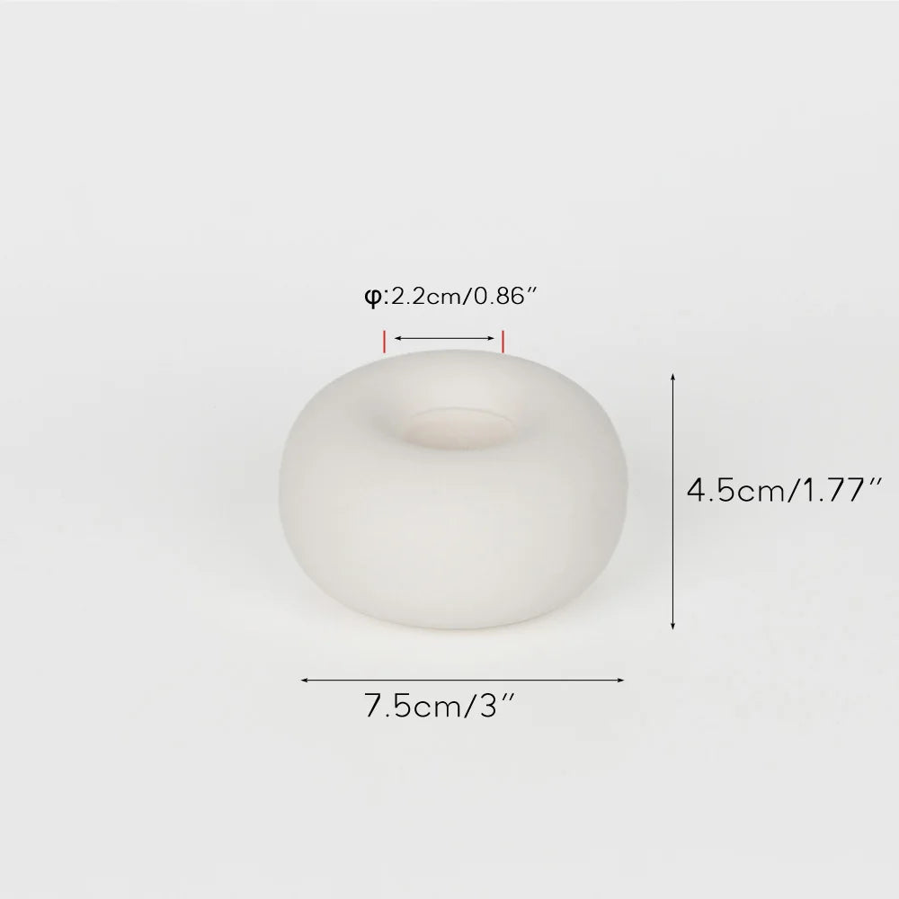 Metallic Minimalist Candlestick Holders – Luxury Sculptural Silver & White Ceramic Candle Stands