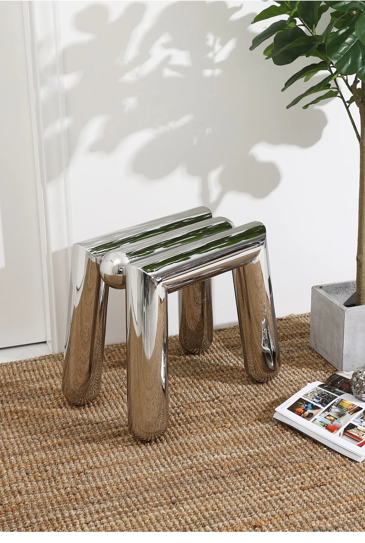 Luno Seat No.1 - Sculptural Stainless Steel Stool – Modern Chrome Accent Seating for Living Space
