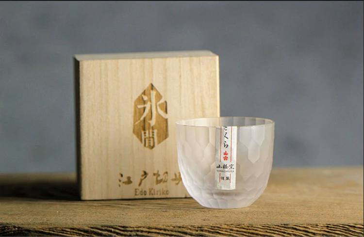 Yuki Glass – Limited Edition Japanese Crystal Whiskey Cup with Hexagonal Ice-Inspired Texture (Gift Box)