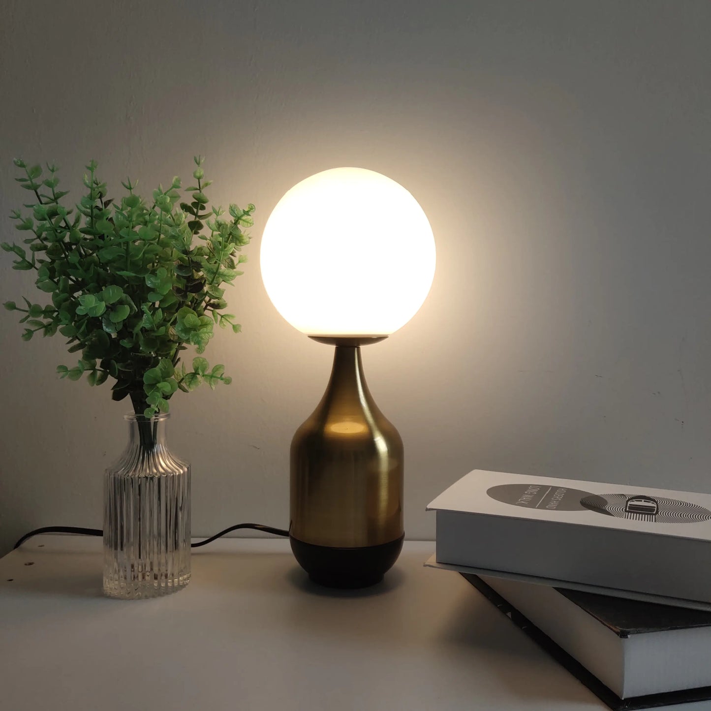 Modern Minimalism Home Nordic Glass Ball Brass Table Lamps